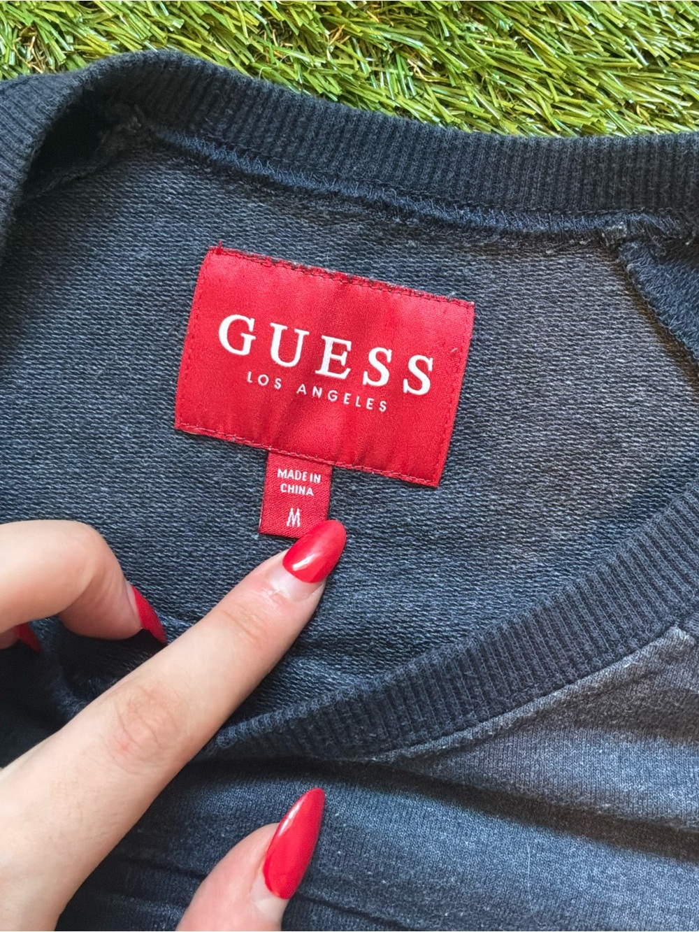 GUESS Navy Blue Embossed Logo Crewneck Sweatshirt Medium - Picture 2 of 2